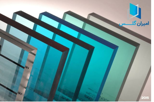 رنگ شیشه در بالکن ریلی تاشو