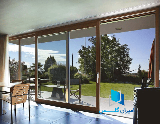 درب شیشه ای کشویی